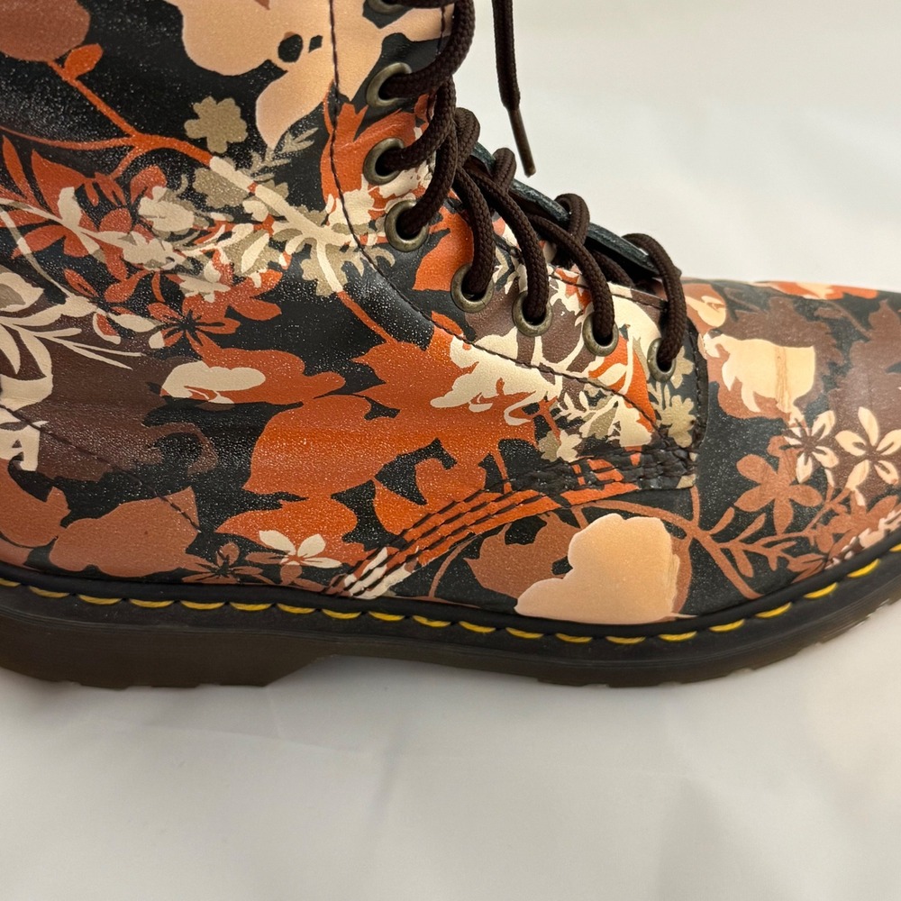 DISCONTINUED Dr. Martens Cerys 14Eye Floral Leather Boot Pointed Toe RARE US L 9 - Picture 8 of 14